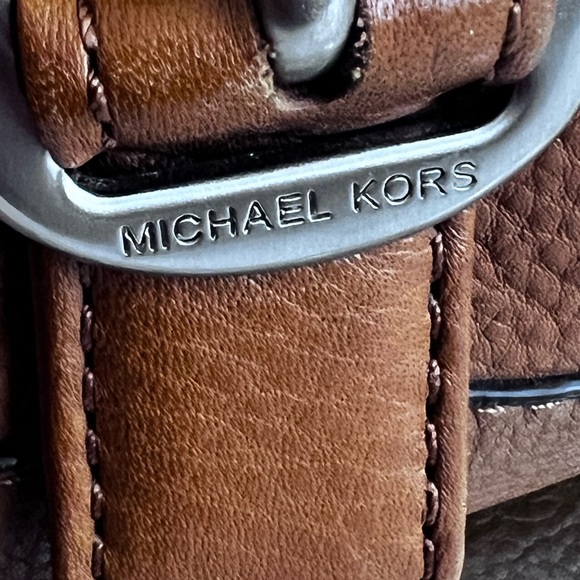 Michael Kors brown pebbles leather hobo shoulder bag - Picture 5 of 11